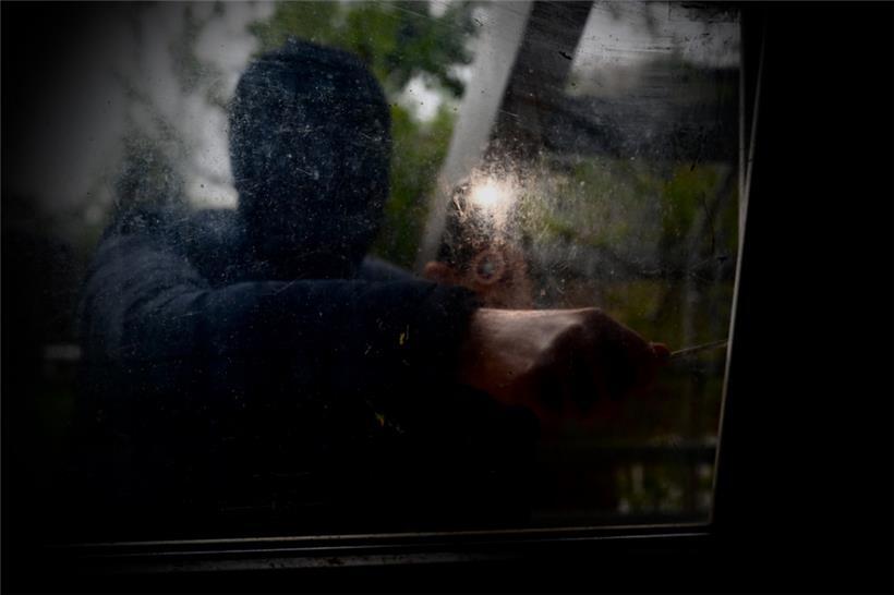 Nach Einbruch: Polizei stellt Einbrecher und sichert Diebesgut 