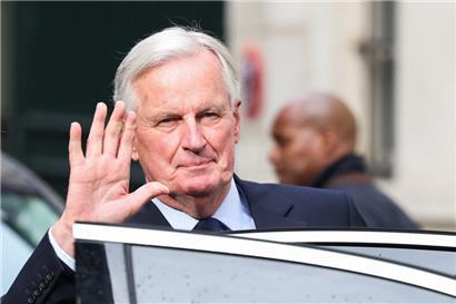 Michel Barnier, premier ministre d’Emmanuel Macron: De la chaotique comédie du pouvoir au déni de démocratie