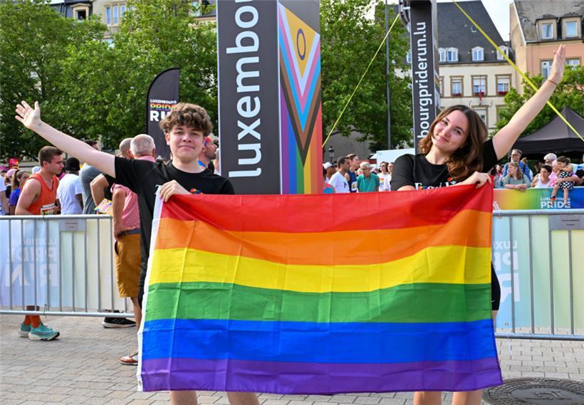 Petition für LGBTQ-Themen an den Schulen erreicht nötige Unterschriften in Rekordzeit 