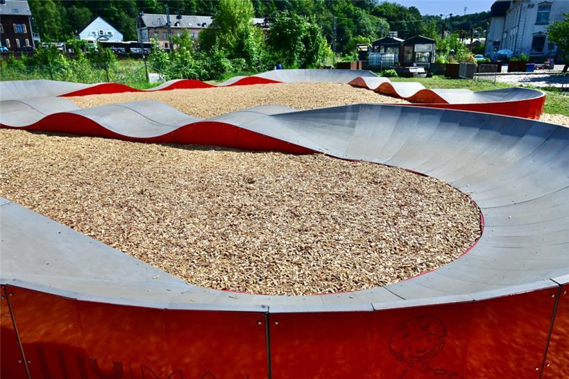 Pumptrack steht jetzt im Schlassgoart 