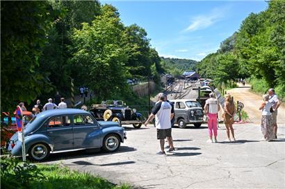 Mit historischem Zug zum Oldtimer-Spektakel