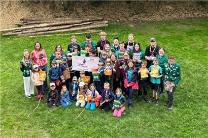 Pfadfinder spenden an die „Stëmm vun der Strooss“