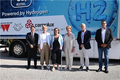 Lkw fährt mit Wasserstoff