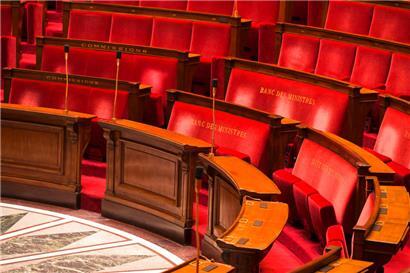 Carton rouge pour Petit Léon et un nouveau député franco-luxembourgeois à Marseille