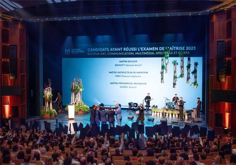 Neue Meister bekommt das Land 