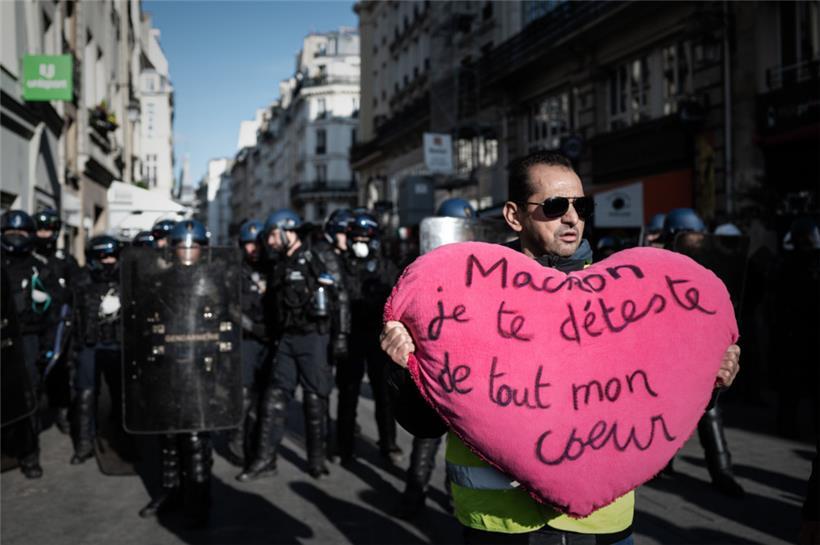 Nouveau Front populaire – Le rouge et le brun (et pourquoi la bourgeoisie préfère le dernier) 