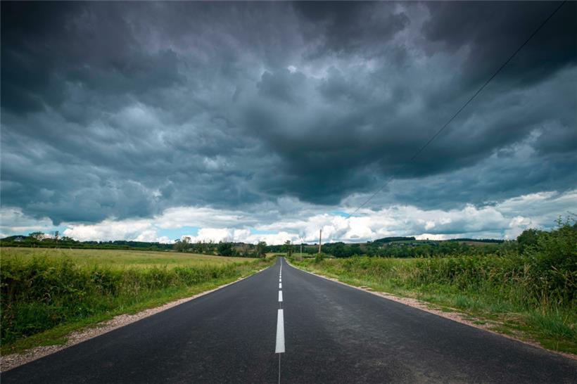 Zelle, die ein erhöhtes Risiko eines Tornados aufzeigt, in der Nähe von Luxemburg unterwegs 