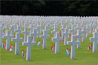 Amerikaner und Luxemburger gedenken der gefallenen amerikanischen Soldaten
