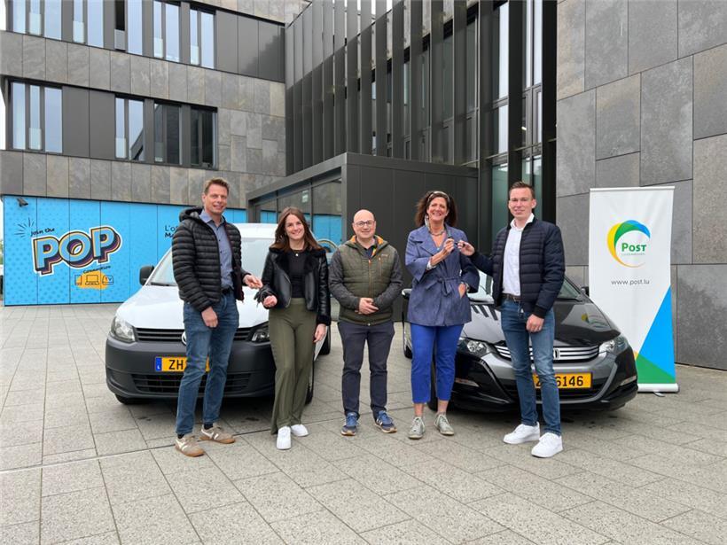 Post spendet zwei Autos für die „Stëmm“ 