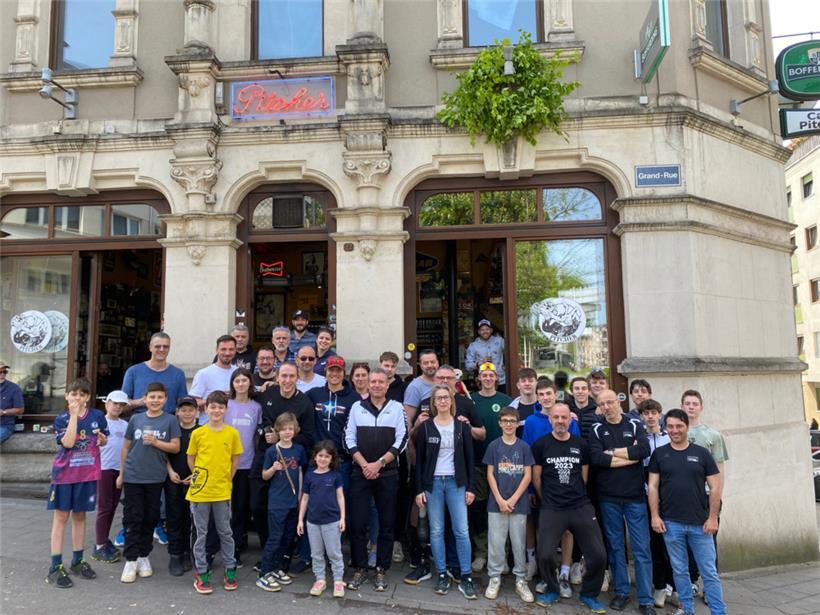 Laubkränze zum 1. Mai: Wie Vereine wie der Handball Esch eine Tradition pflegen 