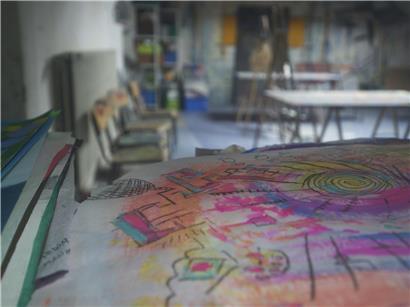 Moderne Kunst auf dem Präsentierteller