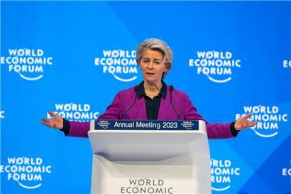 Von der Leyen: Gas mittlerweile billiger als vor Ukraine-Krieg