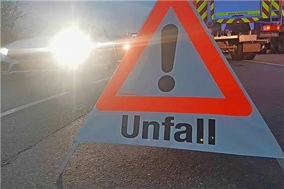 Fahrerflucht nach Zusammenstoß mit Fußgänger – Polizei sucht nach Zeugen