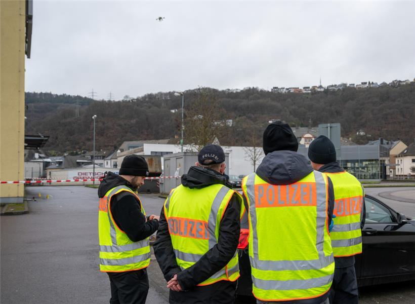 40 Gewalttäter attackieren in Trier Polizisten – Neue Details zum Einsatz 