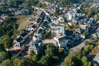 Stadt Wiltz: IRM als Sahnehäubchen auf die brennende Hütte