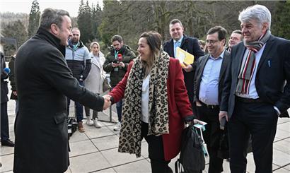 Steuertabelle soll Teil der Tripartite-Gespräche sein – Staatsministerium hält sich bedeckt