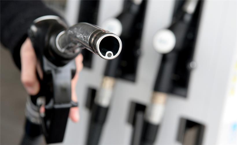 Benzin wird am Donnerstag wieder billiger – Diesel aber teurer 