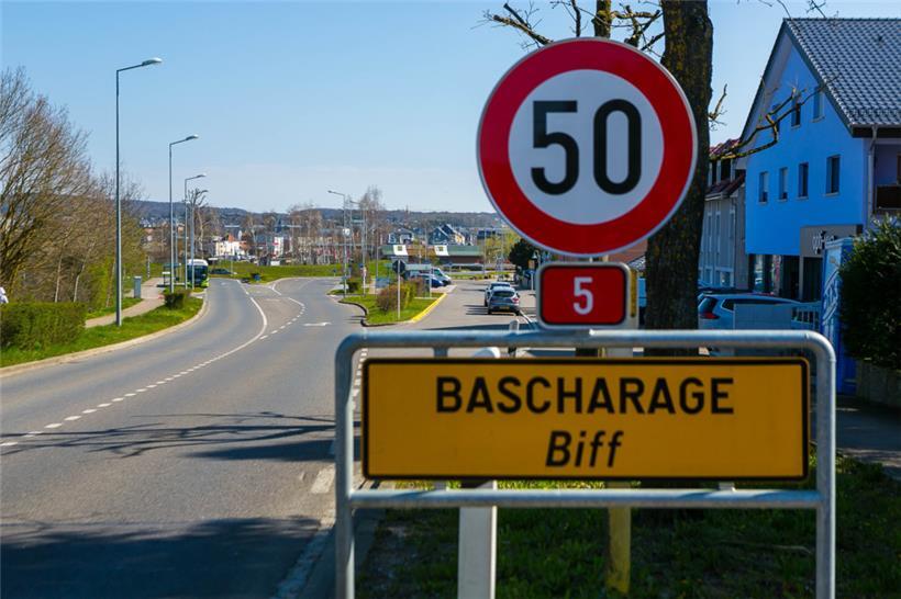 … wäit ewech vun iech! 