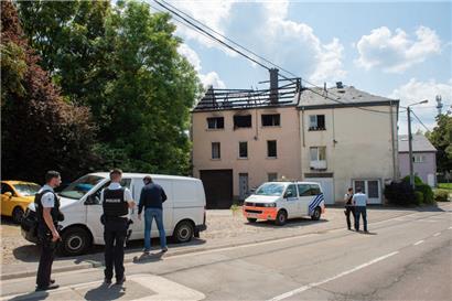 81-Jährige erstickt bei Feuer in Athus – Feuerwehrmann schwer verletzt