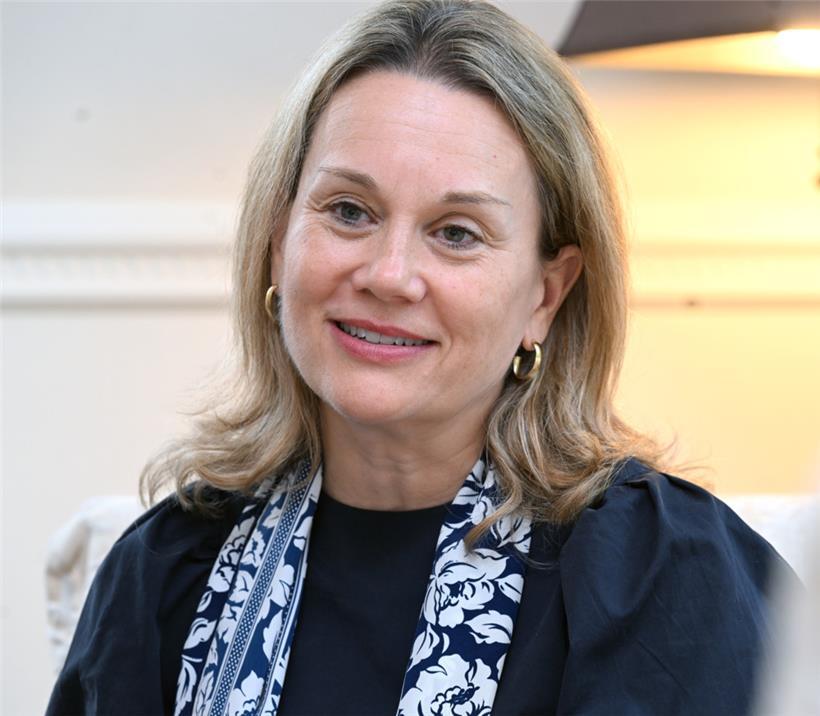 Amerikanische NATO-Botschafterin Julianne Smith: „Niemand behauptet mehr, das Bündnis sei hirntot“ 