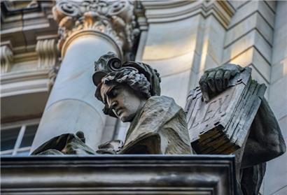 Luxemburger Familie um 1,5 Millionen Euro betrogen: Wahrsagerin verurteilt