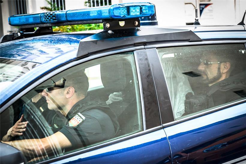 Deutscher soll seine Frau jahrelang eingesperrt und misshandelt haben 