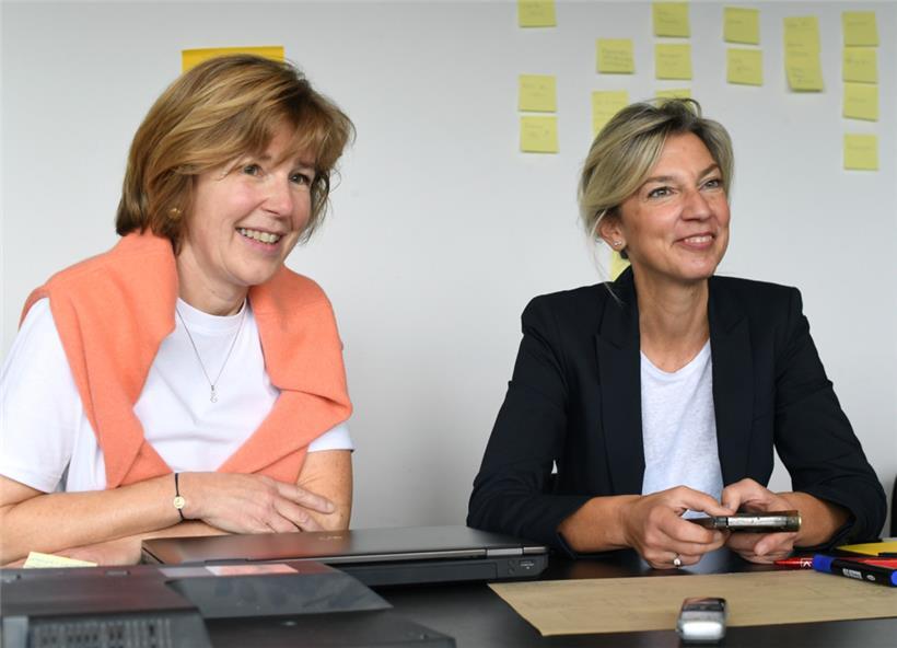 Coacht arbeitslose Jugendliche und Schulabbrecher auf ihrem Weg in den Job: Ariane Toepfer (links) von Youth & Work
