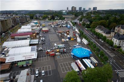 Die Aufbauarbeiten laufen: Noch eine Woche bis zum Beginn der „Fouer“