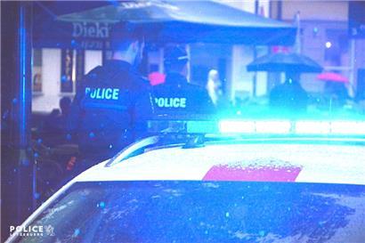 19 Beamte plus Hundestaffel finden bei zwei Personen „geringe Mengen an Drogen“ 