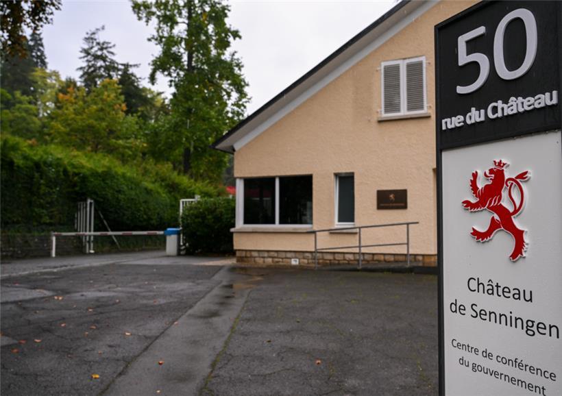 Staatsfinanzen: Presse wird Zugang zu Schloss Senningen an Tag zwei verwehrt 