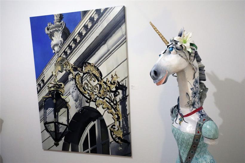 Sieben Künstlerinnen stellen in einem leer stehenden Gebäude aus 