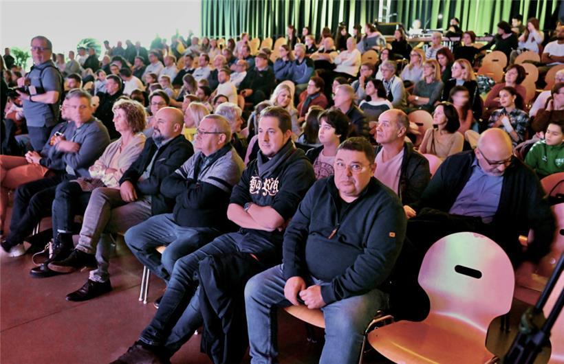 Gemeinde ehrt 14 Sportler und Künstler 