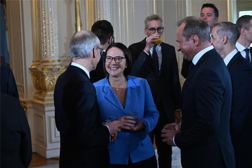 Großherzog Henri vereidigt Luc Friedens Regierungsmannschaft 