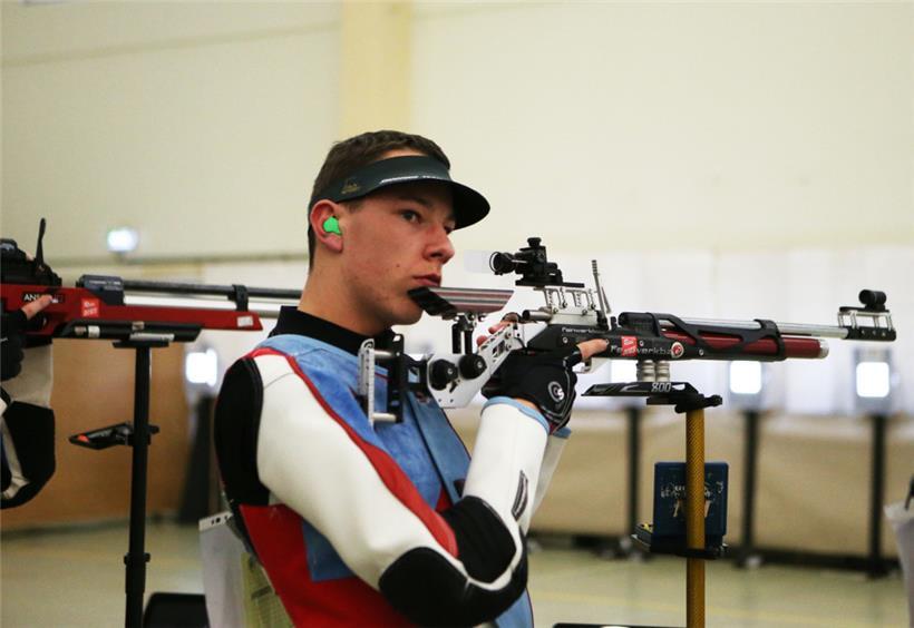 Volltreffer trotz Sehnenentzündung: Nachwuchshoffnung Luca Klein brilliert beim RIAC 