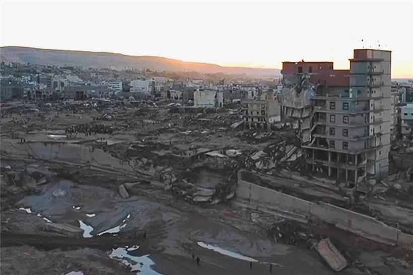 Teil 9: September – Ärger am Flughafen, Höhenflüge bei der EM-Quali und Krieg in Berg-Karabach 