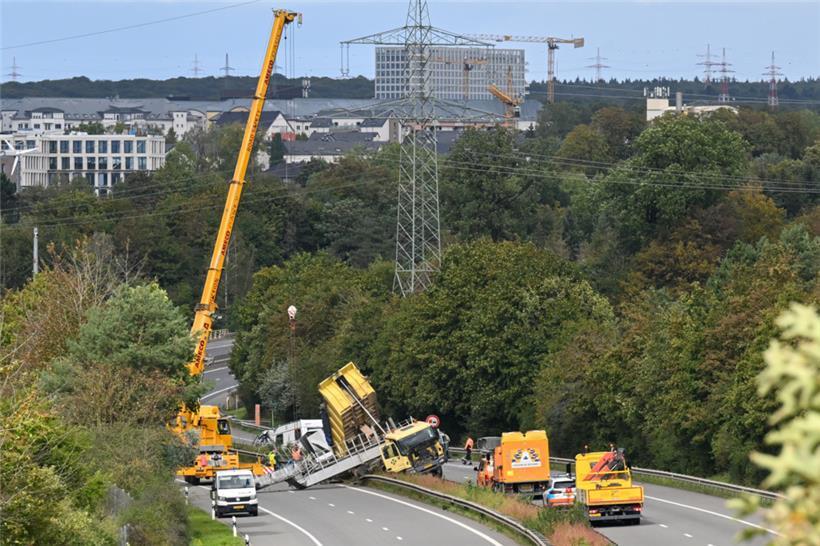 Teil 9: September – Ärger am Flughafen, Höhenflüge bei der EM-Quali und Krieg in Berg-Karabach 