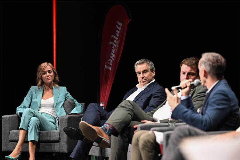 Teil 9: September – Ärger am Flughafen, Höhenflüge bei der EM-Quali und Krieg in Berg-Karabach 