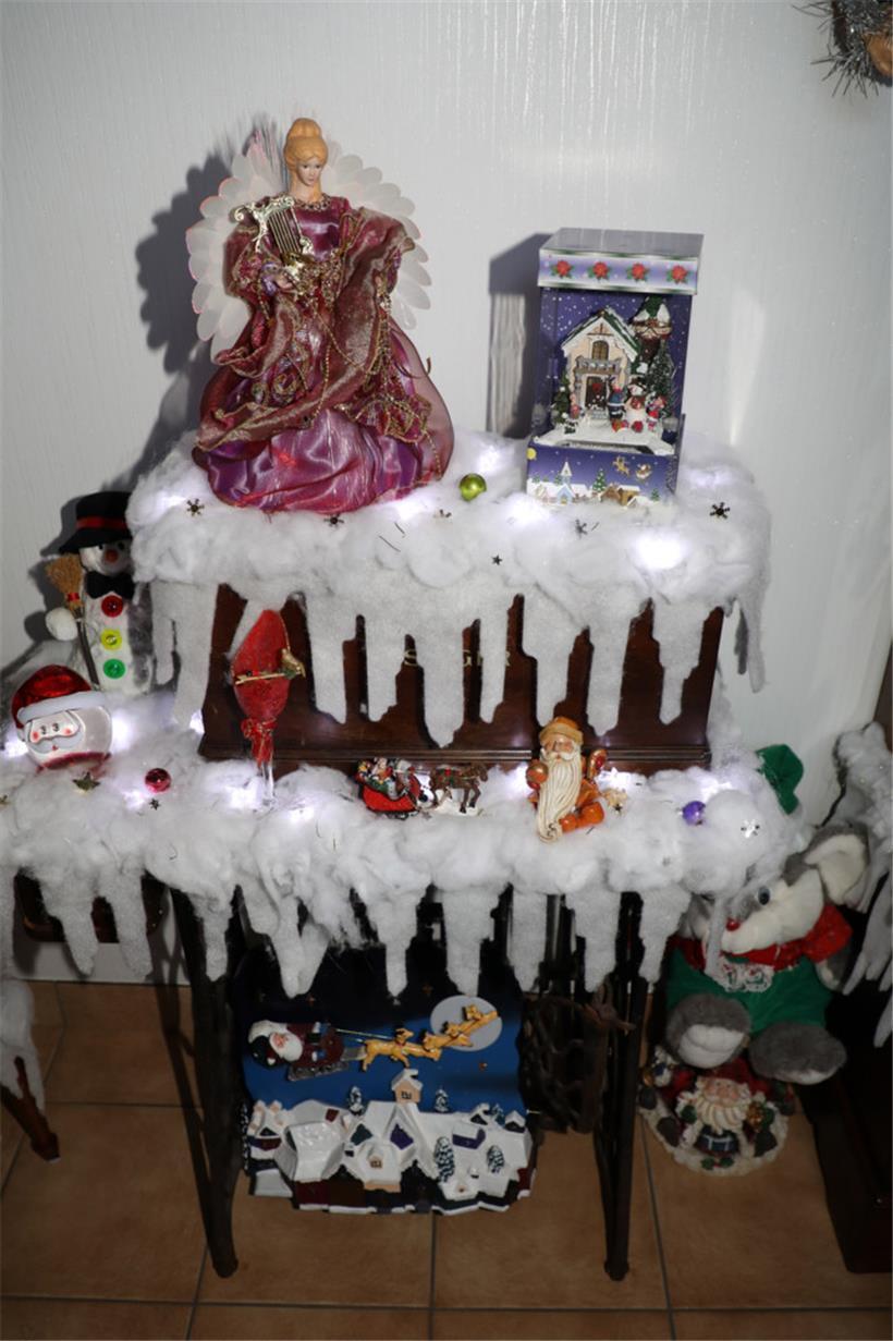 60 Kartons mit Weihnachtsdeko: Martine Lacroix-Burlet lädt ein in ihr Winter-Wunderland 