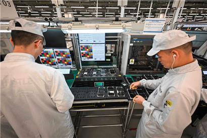 Die Europäer lassen sich von den USA und China abhängen – Robert Goebbels über den Adler, den Drachen und die Schafe