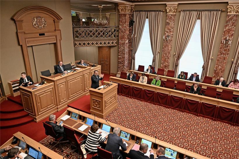 Bußgelder, Mobbing, Mietpreise – Chamber-Kommission gibt elf neuen Petitionen grünes Licht 