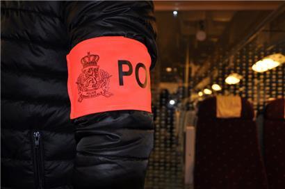 Alkoholisierter Mann greift Eisenbahnbeamten an