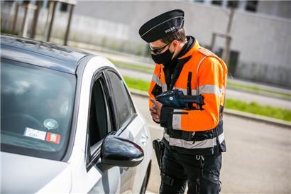Großangelegte Alkoholkontrolle: 263 Autofahrer pusten ins Röhrchen