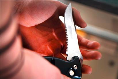 Männer liefern sich blutiges Gefecht in Hauseingang