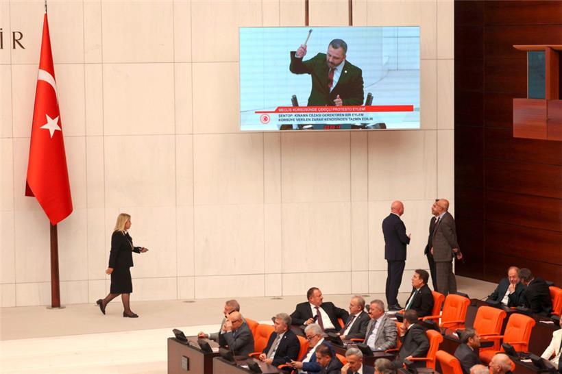 Türkei führt Haftstrafen für Verbreitung von „Falschnachrichten“ ein 