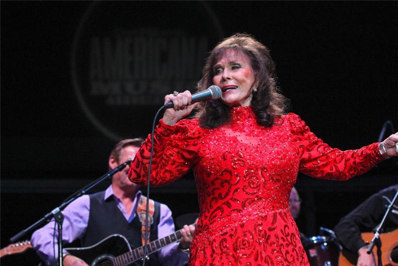„Schatz von Tennessee“ und Country-Legende: Loretta Lynn gestorben 