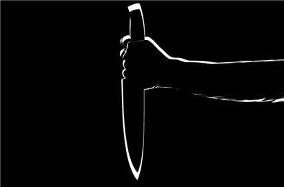 Messerstecher greift Frau an und verwundet sich später selbst