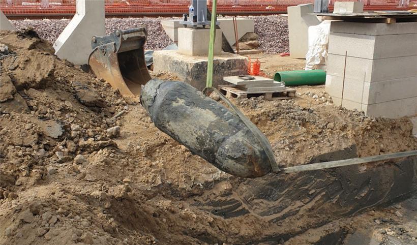 Weltkriegsbombe an der Buchler-Brücke entschärft – Zugverkehr wird ab 18 Uhr wieder aufgenommen 