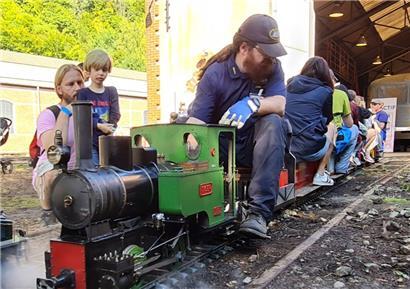 Drei außergewöhnliche Damen lassen Publikumsherzen höher schlagen