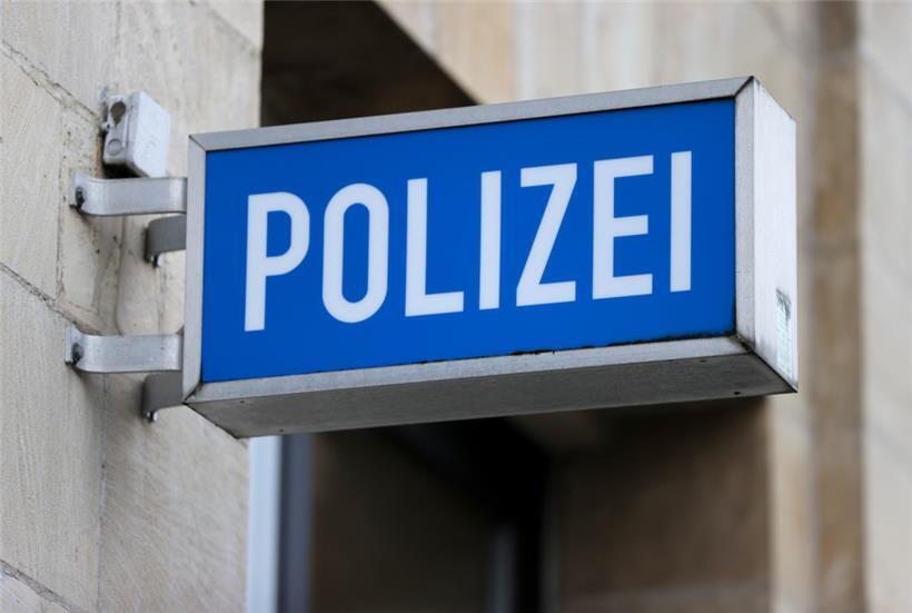 Mordermittlung: Mutter stürzt mit zwei Kindern von Brüstung – dreijähriges Mädchen stirbt 