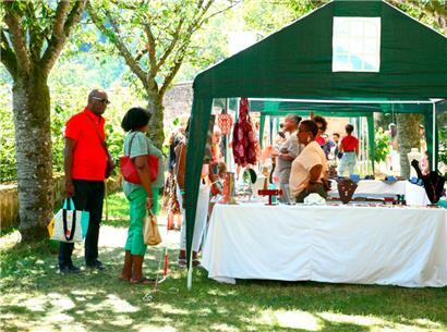 Ein Schlossfest zugunsten der „grünen Mauer“